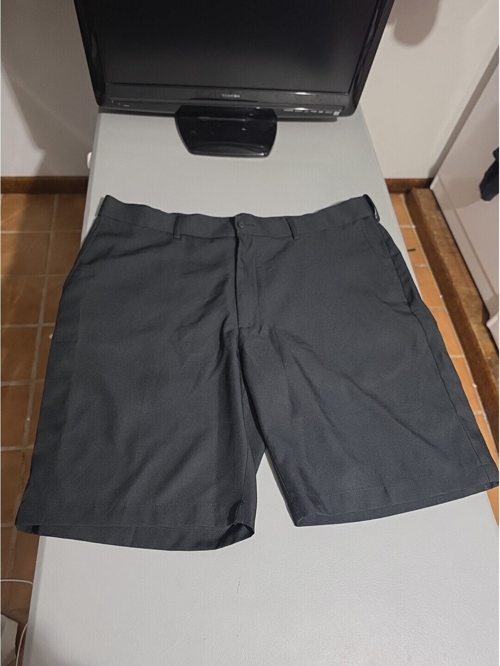 PGA TOUR Sz 40 Men's Golf Shorts - BLACK - EXC CONDITION - SHIPS FAST FREE